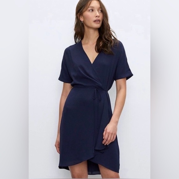 Babaton Dresses & Skirts - Babaton Wallace Navy Wrap Dress Size XXS